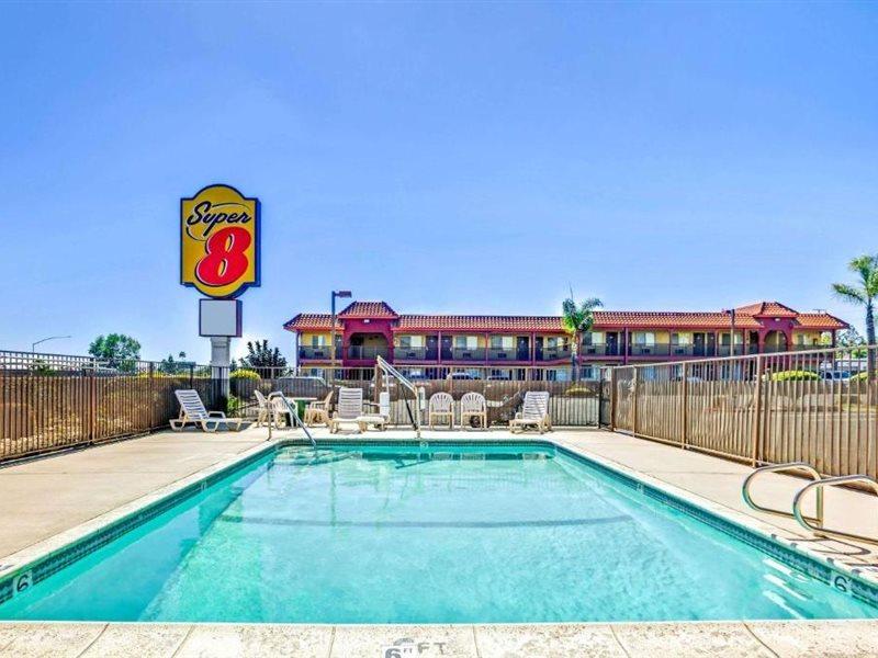 Super 8 By Wyndham Upland Ontario Ca Hotel Exterior foto