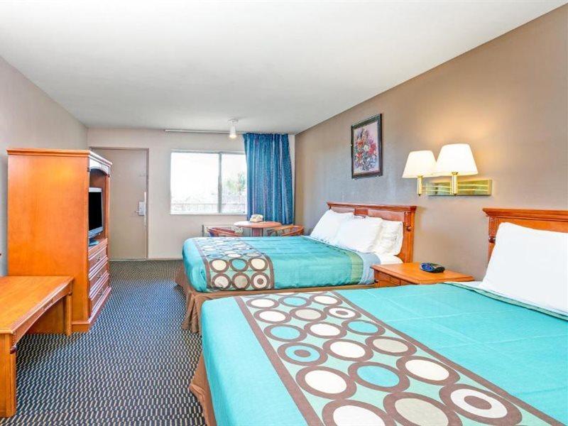 Super 8 By Wyndham Upland Ontario Ca Hotel Exterior foto