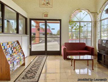 Super 8 By Wyndham Upland Ontario Ca Hotel Interior foto